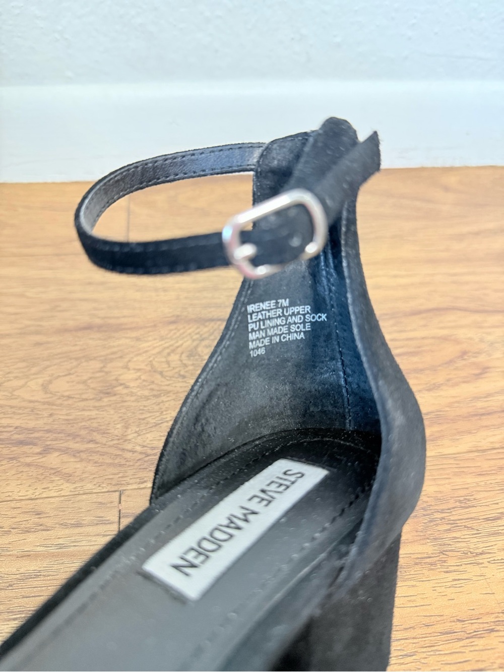 Steve Madden Irenee Black Suede Block Heel Sandals Size 7M Ankle Strap - Picture 6 of 6
